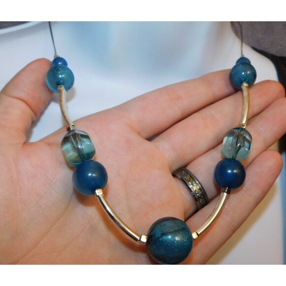 Abstract Blue Crackle And Silver Tone Beaded Necklace - Picture 1 of 4